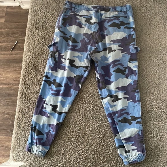 new blue camo pants, never worn - Picture 2 of 2
